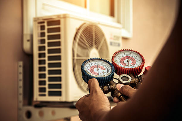 Professional Hvac technician working in Weatherford, OK